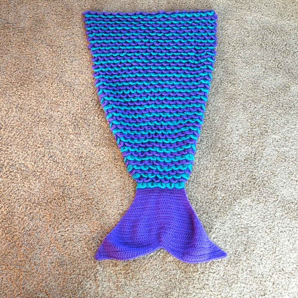 Handmade mermaid tail reading blanket